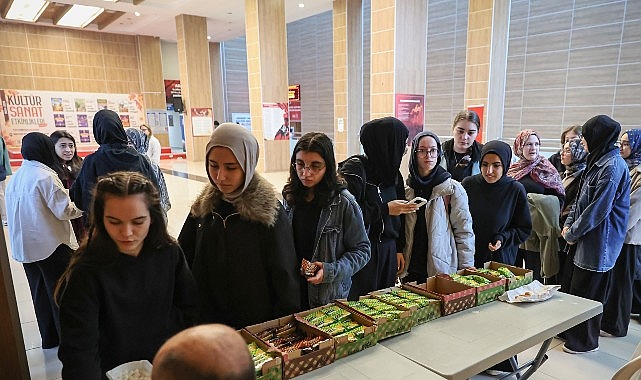 Bayrampaşa Belediyesi’nden lise son sınıf öğrencilerine YKS semineri